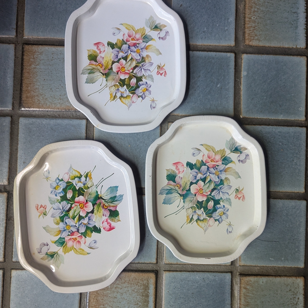 Floral Decorative Plates Set